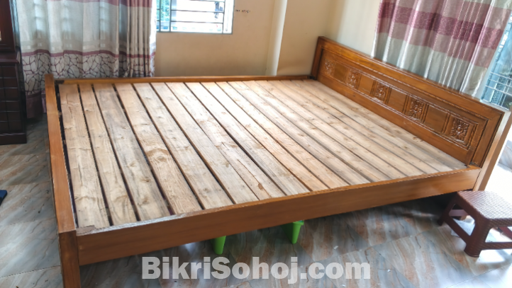 সাড়ে ৬ ফুট বাই ৮ ফিট খাট